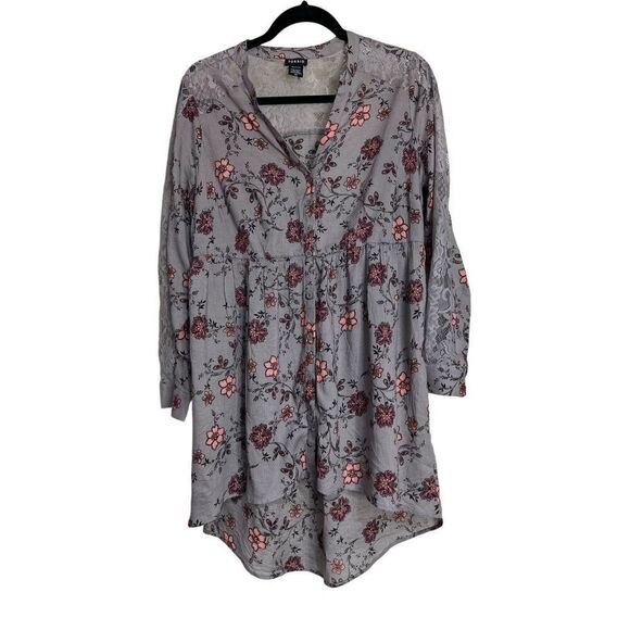 Torrid Babydoll Tunic Womens Size 00/M Gray Floral Button Front Lace Trim Hi-low - Picture 1 of 12